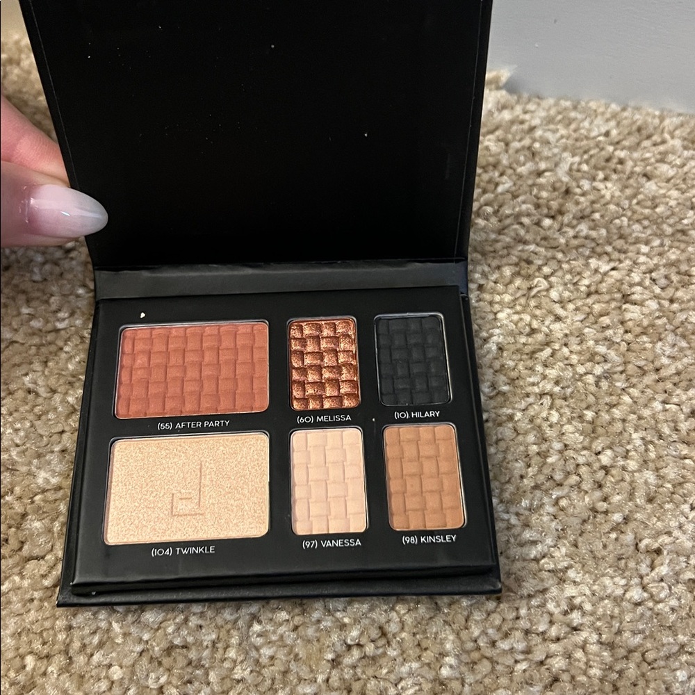 Doucce ON THE GO PALETTE NEW - Picture 3 of 4